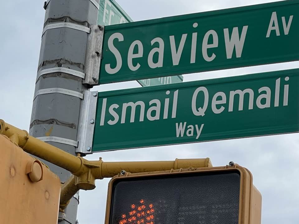 MOMENT HISTORIK/ Inaugurohet rruga ‘Ismail Qemali’ në New York