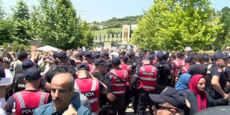 DETAJET/ Aksioni i policisë te kampi i MEK, dyshimi i SPAK: Muxhahedinët provokuan luftë