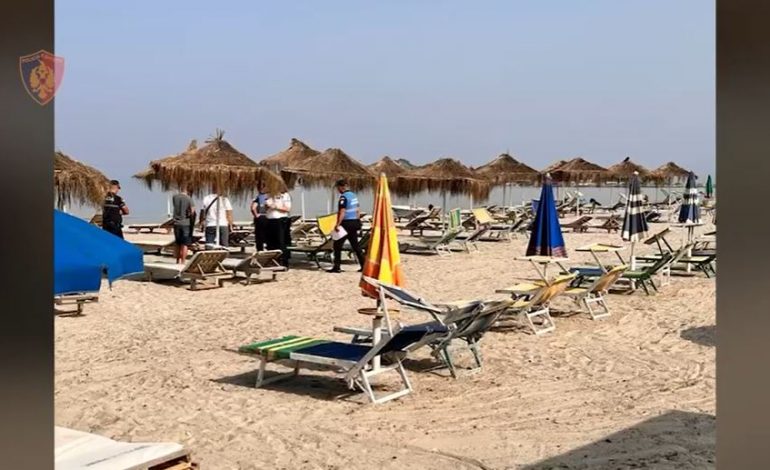 KISHIN ZËNË HAPËSIRAT PUBLIKE NË PLAZHIN E PORTO ROMANOS/ Procedohen 4 administratorë biznesesh, sekuestrohen mbi 800 shezlongë dhe çadra