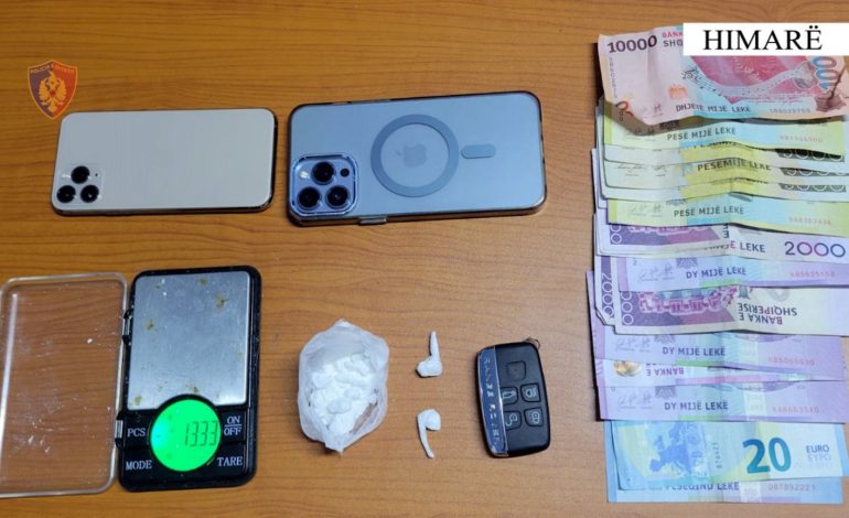 “FURNIZONTE” LOKALET E PLAZHIT ME KOKAINË/ Pranga 27-vjeçarit në Himarë