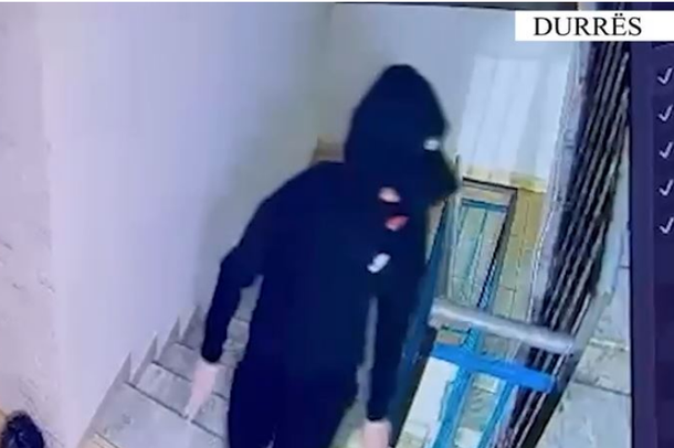 EMRI/ 18-vjeçari i vë flakën shtëpisë së ish-vjehrrit të motrës në Durrës, rrezikon jetën e…