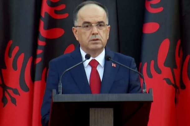“LAJM I TRISHTË”/ Begaj mesazh ngushëllimi për ndarjen nga jeta të Silvio Berlusconit