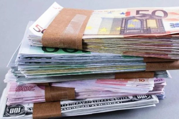 PRANGA SHQIPTARIT NË GREQI/ Si grabiti fqinjën dhe bleu makinë, 23 mijë euro i fshehu në pyll