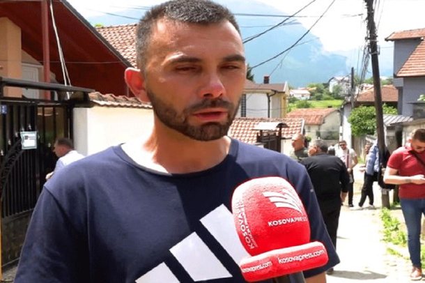 “DALLOVA NJË TRUP…”/ Mes lotësh, familjari tregon si nxori trupin e nipit dhe kunatës së vdekur në Pejë