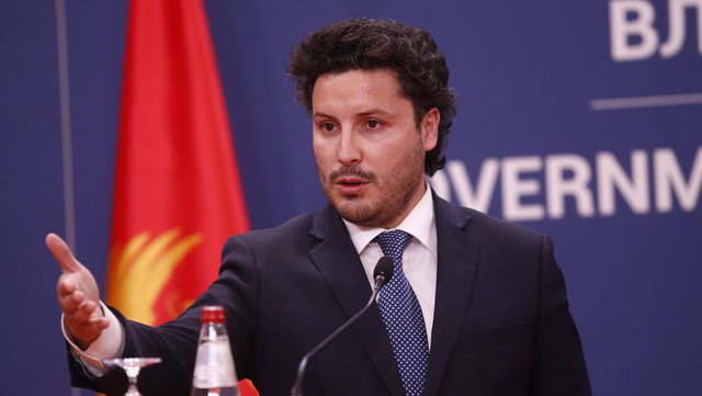 TENSIONET NË VERI TË KOSOVËS/ Abazoviç: Është e shëmtuar të shohësh skena të ngjashme me ato të viteve 90-ta