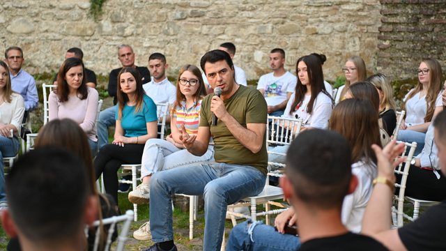 RIKTHIMI I BASHËS/ Anëtarja e kryesisë së PD: Bëri hap pas, por s’u largua