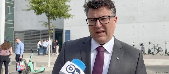 TENSIONET NË VERI/ Raportuesi për Kosovën në Bundestag bën thirrje për shmangjen e sanksioneve ndaj Prishtinës