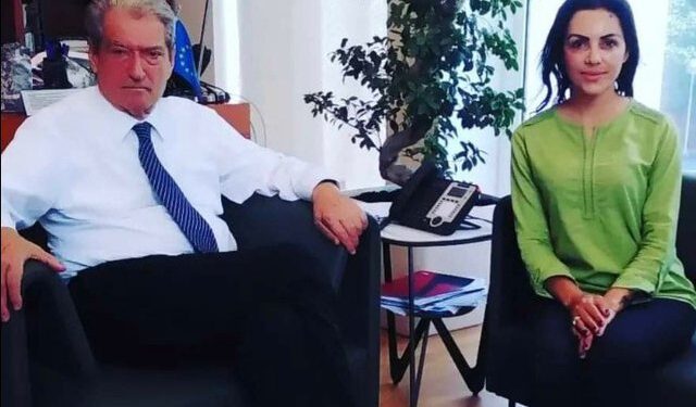 IRONIA e Kreshnik Spahiut: Alma ka 5 foto me Berishën në zyrë, Azem Hajdari asnjë