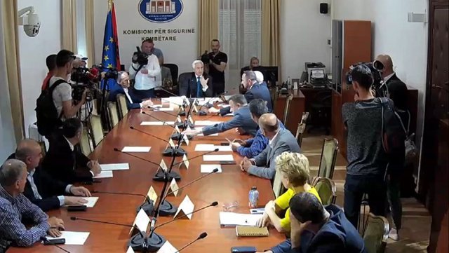 DEBATE TE SIGURIA/ Salianji: S’ke për të bërë mbledhje! Naço: Kujton se më lëviz qerpiku?