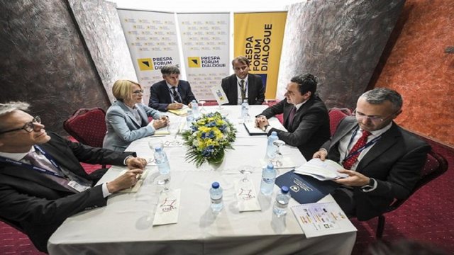 TENSIONET/ Kurti në Forumin e Prespës: Rrëmbimi i tre policëve akt i agresionit të Serbisë ndaj Kosovës
