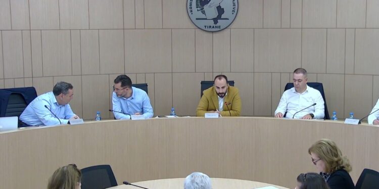 BASHKIA ELBASAN/ KAS merr vendimin: Do rinumërohen vetëm 3 qendra votimi