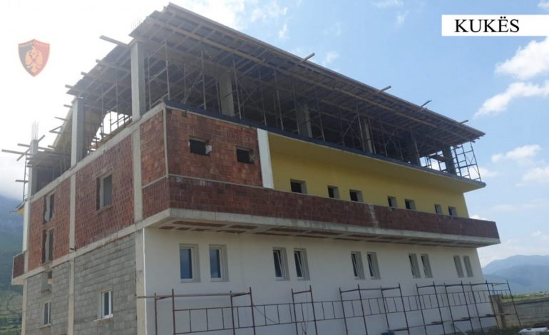 NDËRTOI PA LEJE NJË OBJEKT PËR QËLLIME BIZNESI/ Arrestohet 39-vjeçari në Kukës