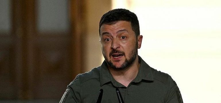LUFTA/ Zelenskyy urdhëron ushtrinë të forcojë pozicionet në veri, dyshime se Rusia mund të jetë duke…