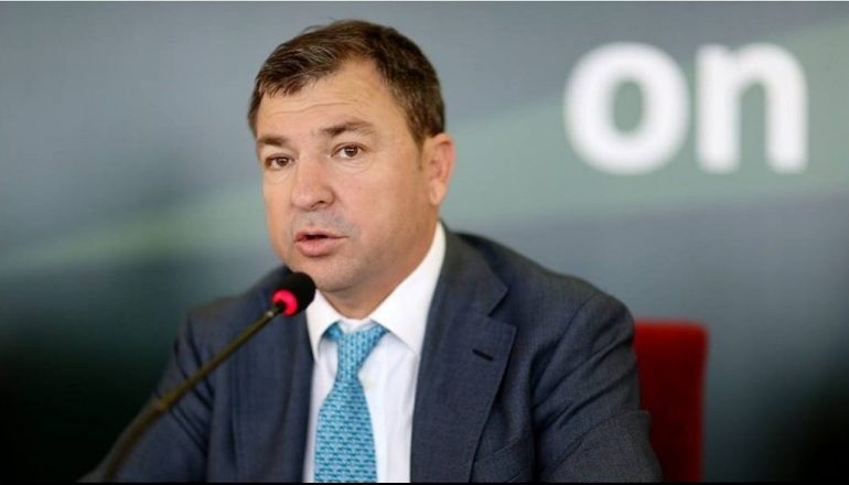NATA E PARË NË QELI E VANGJUSH DAKOS/ Çohet tek Blloku i Sigurisë në rrugën “Mine Peza”! Deri tani 4 urdhra arreste të ekzekutuara