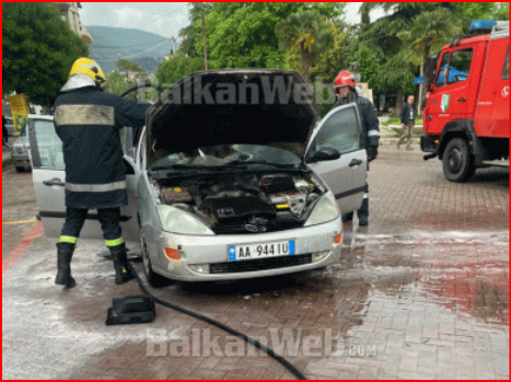 DETAJET E PARA/ Ishte parkuar para Bashkisë së Durrësit, digjet makina
