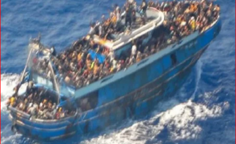 FUNDOSJA E ANIJES ME 750 EMIGRANTË NË BRIGJET GREKE/ Të mbijetuarit fajësojnë rojën bregdetare