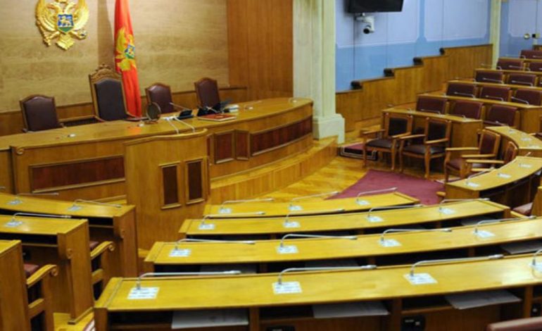 SHQIPTARËT ME GJASHTË DEPUTETË/ Kush janë parlamentarët e rinj të Malit të Zi?