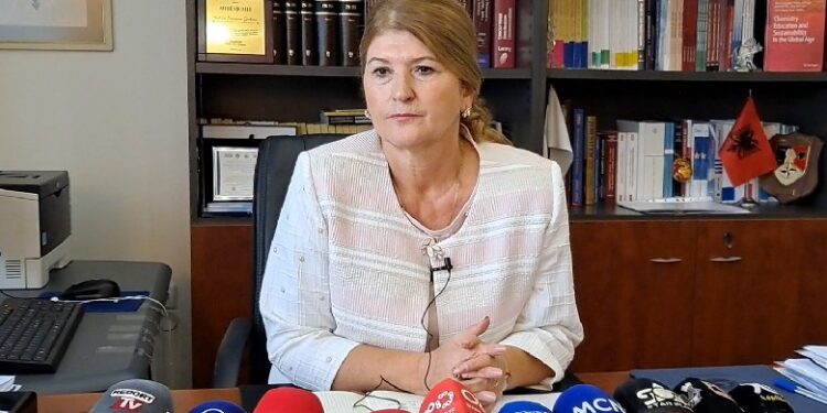 ZARFI ME 150 EURO/ Rektorja e Shkodrës del nga kërkimi policor me urdhër të prokurorisë