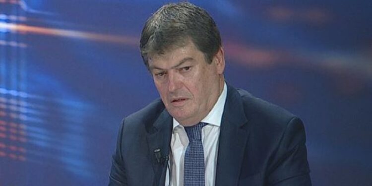 “QYTETARËT NUK KA SE KUSH T’I PËRFAQËSOJË”/ Topi: Opozita është në një situatë dramatike