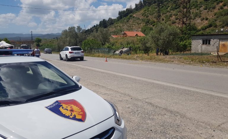 MAKINA DEL NGA RRUGA NË LIBRAZHD/ Lëndohen 6 persona, mes tyre 3 të mitur