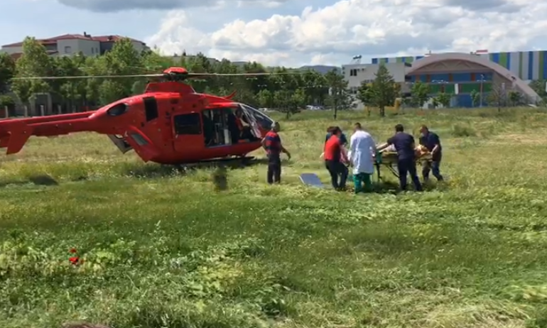 U AKSIDENTUA ME MOTOR NË DEVOLL/ 64-vjeçari niset me helikopter drejt Tiranës