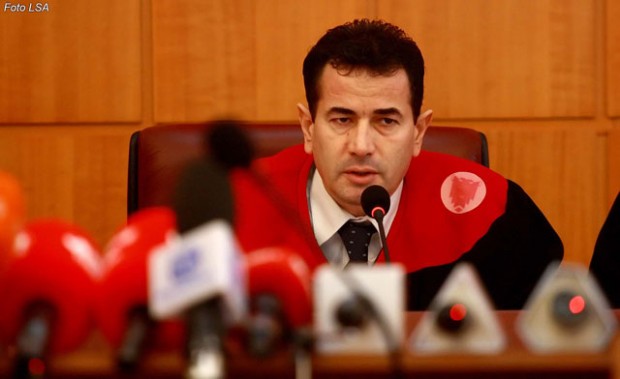 “APARTAMENTIN E BLEVA ME KREDI…”/ U akuzua për fshehje pasurie, GJKKO vendos 1 vit shërbim prove për ish-kreun e Kushtetueses