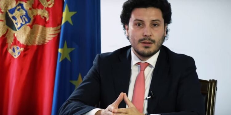 THIRRJE KURTIT/ Abazoviç: Nuk duhet konflikt me ndërkombëtarët, zgjidhini tensionet me dialog