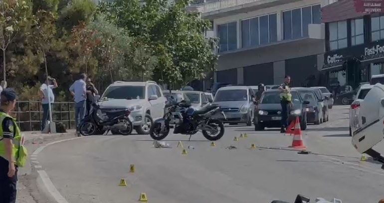 AKSIDENT TRAGJIK NË SARANDË/ Përplaset nga një makinë, ndërron jetë drejtuesi i motoçikletës