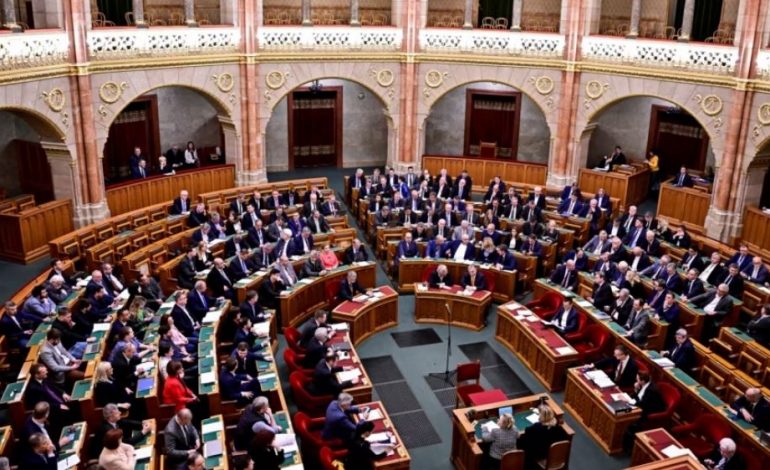 HUNGARIA SËRISH KUNDËR/ Njofton se do të shtyjë sërish ratifikimin e anëtarësimit të Suedisë në NATO