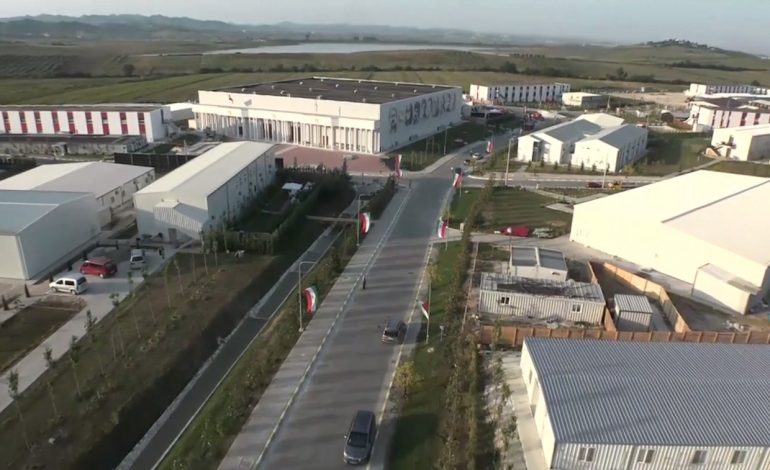 LUFTA KUNDËR TERRORIZMIT/ Policia kontroll në kampin e Muxhahedinëve në Manzë të Durrësit