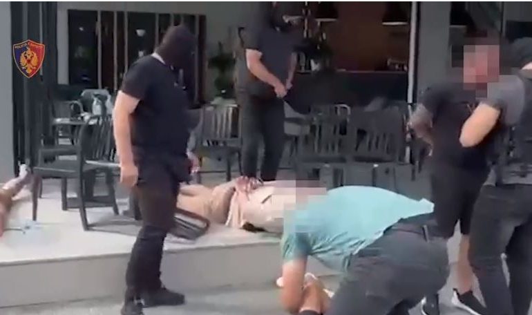 DETAJET E PARA/ Sekuestrohet mbi 1 kg kokainë në Tiranë, vihen në pranga 5 persona