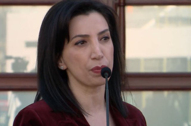 PUBLIKIMI I TEZËS SË PROVIMIT TË MATURËS PËR GJUHËN E HUAJ/ Kushi: Detaj që nuk cenon procesin