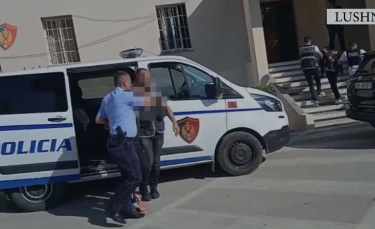 SHKATËRROHET GRUPI KRIMINAL/ Si ranë në pranga 4 trafikantët në Berat, sekuestrohen armë dhe drogë