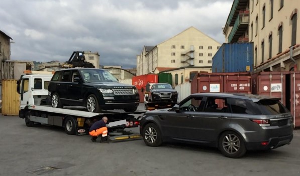 GODITET RRJETI I TRAFIKIMIT TË MAKINAVE LUKSOZE NË TORINO/ Zbulohet “magazina” me vlerë mbi 1 milion euro, 17 arrestime, mes tyre dhe shqiptarë