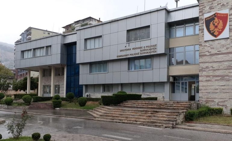 MUZIKË E LARTË PAS MESNATËS, KUNDËRSHTOI POLICINË/ Arrestohet 45-vjeçari në Gjirokastër (EMRI)