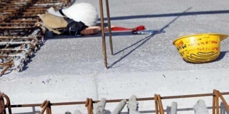 BIE NGA SKELA DUKE PUNUAR/ Plagoset rëndë 38-vjeçari shqiptar në Kretë