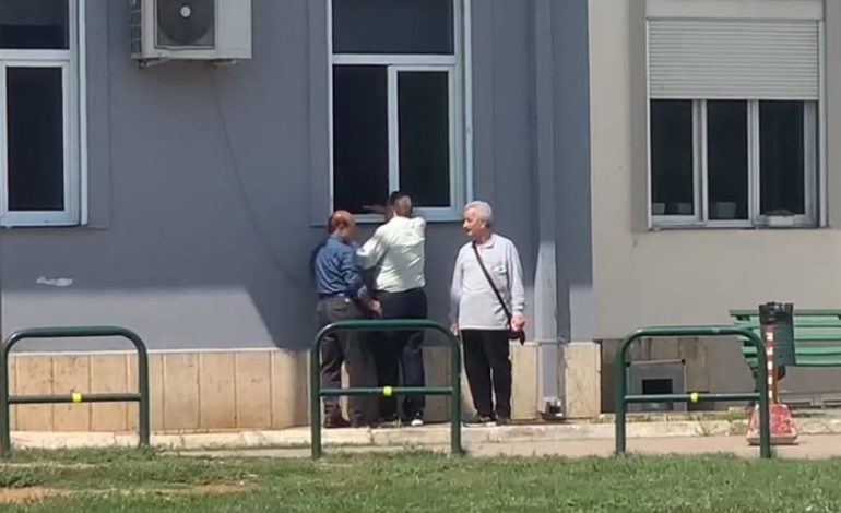 PËRPLASJA ME POLICINË/ Rreth 15 muxhahedinë përfundojnë te Trauma, si paraqitet gjendja e tyre