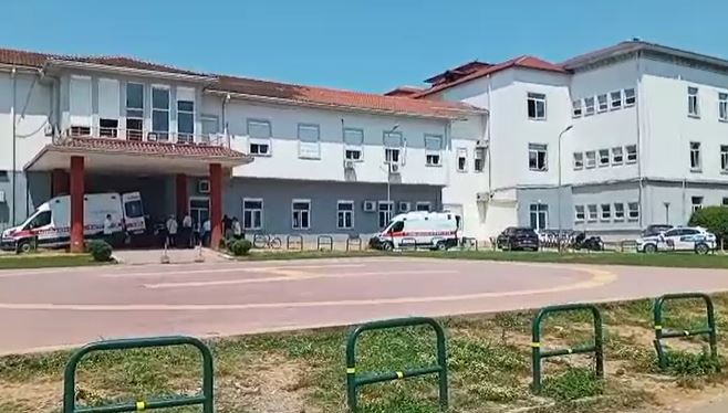 DETAJET E REJA/ Aksioni i policisë dhe protesta e muxhahedinëve në Manzë, shkon në 9 numri i të lënduarve te ‘Trauma’