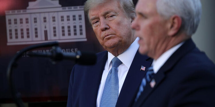 GARA PRESIDENCIALE BRENDA REPUBLIKANËVE/ Donald Trump përballë ish-zëvendësit të tij, Mike Pence