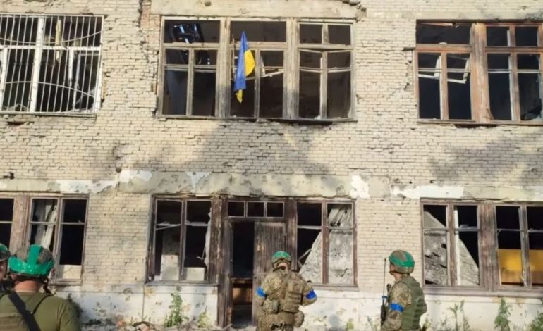 LUFTA NË UKRAINË/ Tre të vdekur dhe katër të plagosur nga sulmet ruse në Kherson