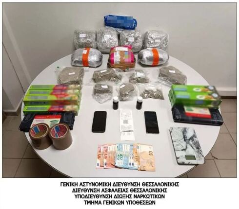 PJESË E NJË GRUPI KRIMINAL/ rrestohen dy vajzat shqiptare në Greqi, kapen me 7 kg hashash