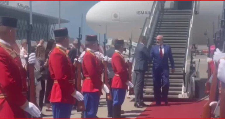 RAMA MBËRRIN NË MAL TË ZI/ Do të takohet me presidentin dhe kryeministrin malazez