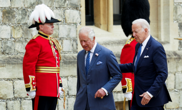 BIDEN VIZITË ZYRTARE NË BRITANINË E MADHE/ Kreu i Shtëpisë së Bardhë takon Mbretin Charles