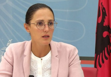 NDRYSHIME NË QEVERI/ Delina Ibrahimaj shkarkohet nga pozicioni i ministres së Financave