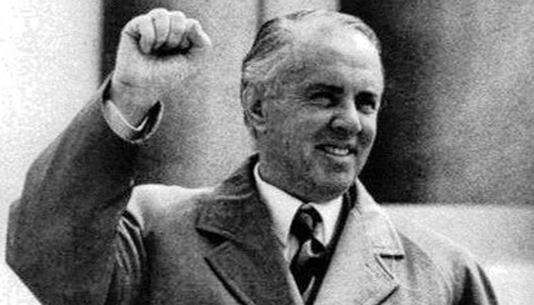 DOSSIER/ Letra e Liri Belishovës në ’82-in: Kam punuar kaq vjet me shokun Enver dhe Nexhmijen, por edhe me gërshërë të ma presin mishin…