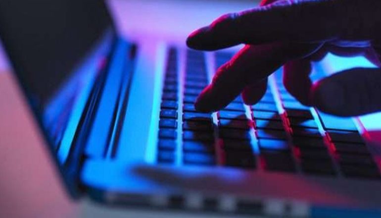 GODITET BANDA E SHQIPTARËVE/ Mashtronin me shitjet online dhe përfituan 5 mln euro, lëshohen 14 urdhër-arreste