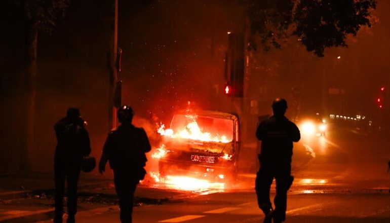 TRAZIRAT NË FRANCË/ Gjyshja e 17-vjeçarit që u vra nga policia bën thirrje për qetësi