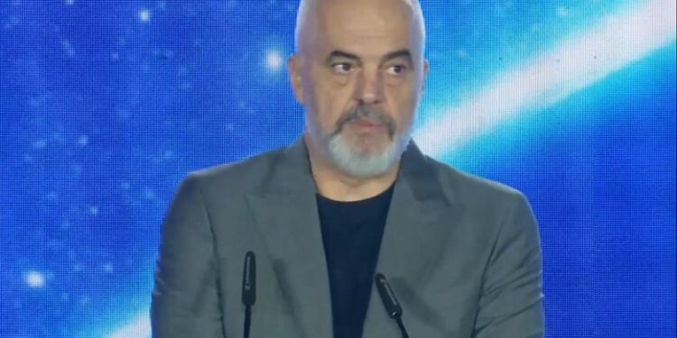 “KEMI BAZË FANTASTIKE TË LEXIMIT TË TERRITORIT”/ Rama: Përveç dy satelitëve tanë, u shtuan dhe 8…