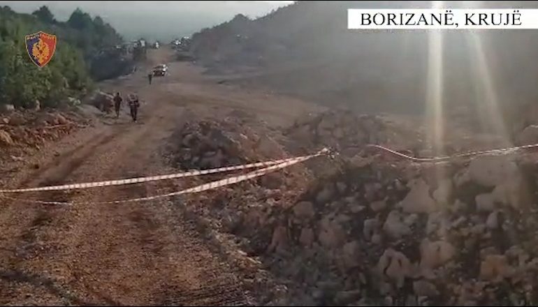 DHUNA E FISIT RRAJA NDAJ KUSHËRINJVE MAJA/ Bllokohet gurorja në Borizanë, u kontrolluan dhe 9 banesat e dëmtuara