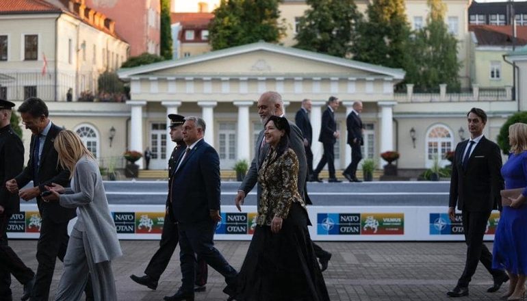 KRAH BASHKËSHORTES E LIDERËVE TË TJERË BOTËRORË/ Rama ndan fotot nga samiti i NATO-s në Vilnius